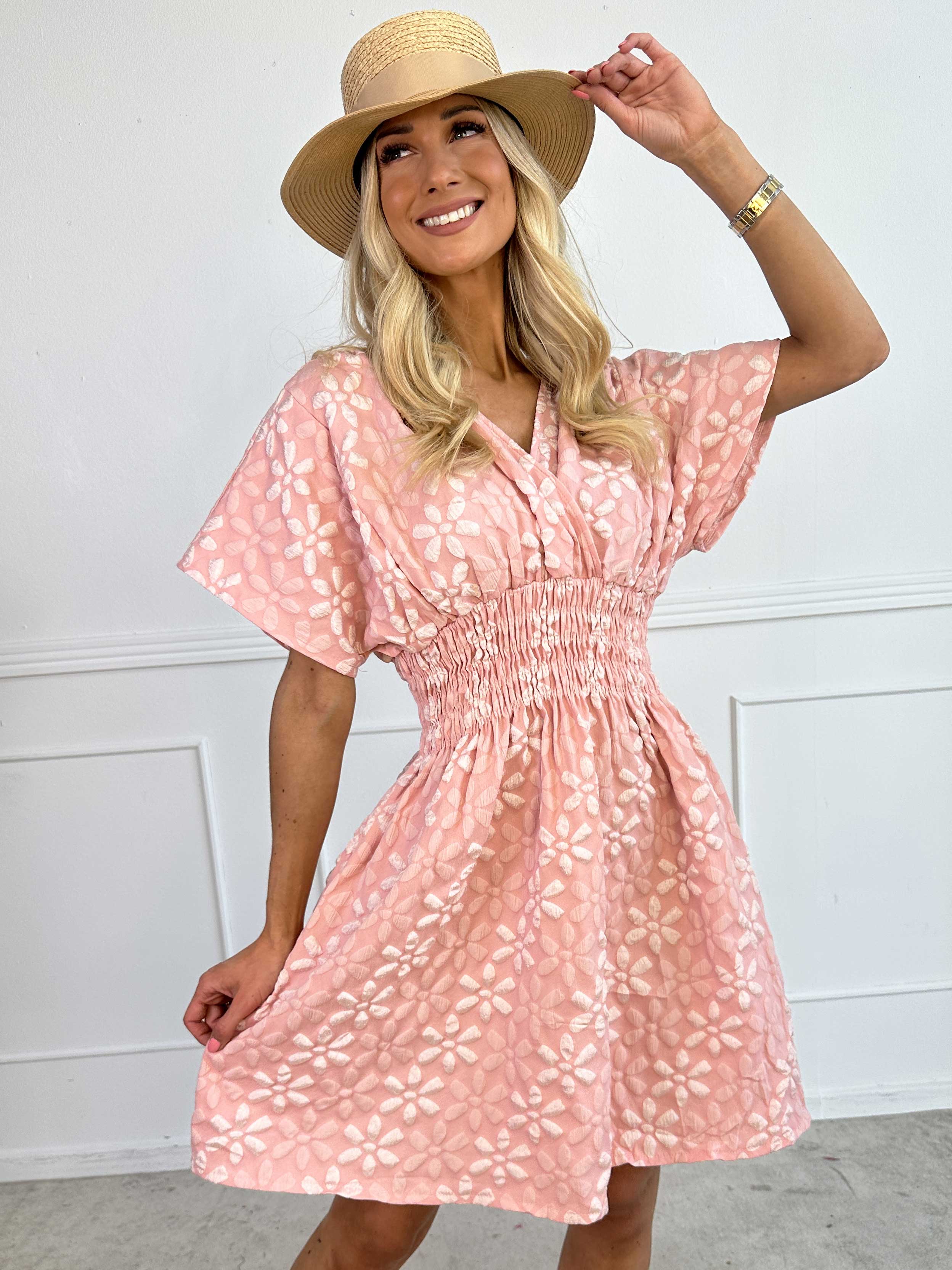 Pams Bloom Short - Feminin kjole med blomstermotiver